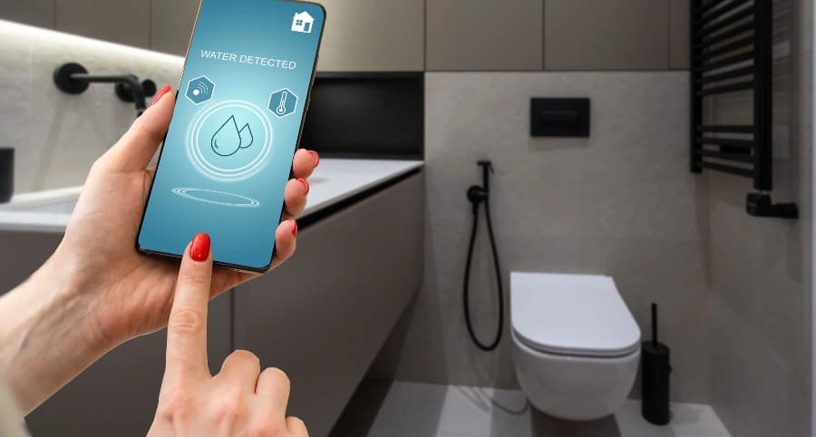 Mobile app warns resident of water infiltration
